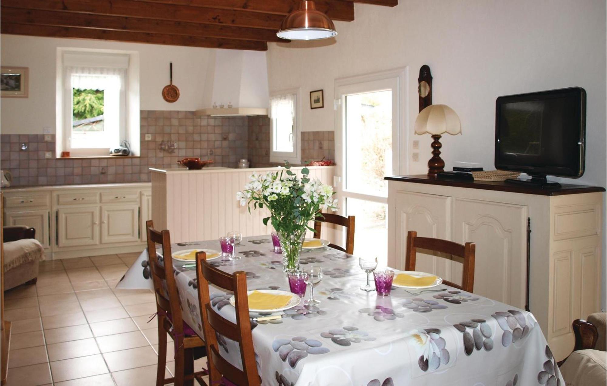 3 Bedroom Awesome Home In Lézardrieux Exterior photo