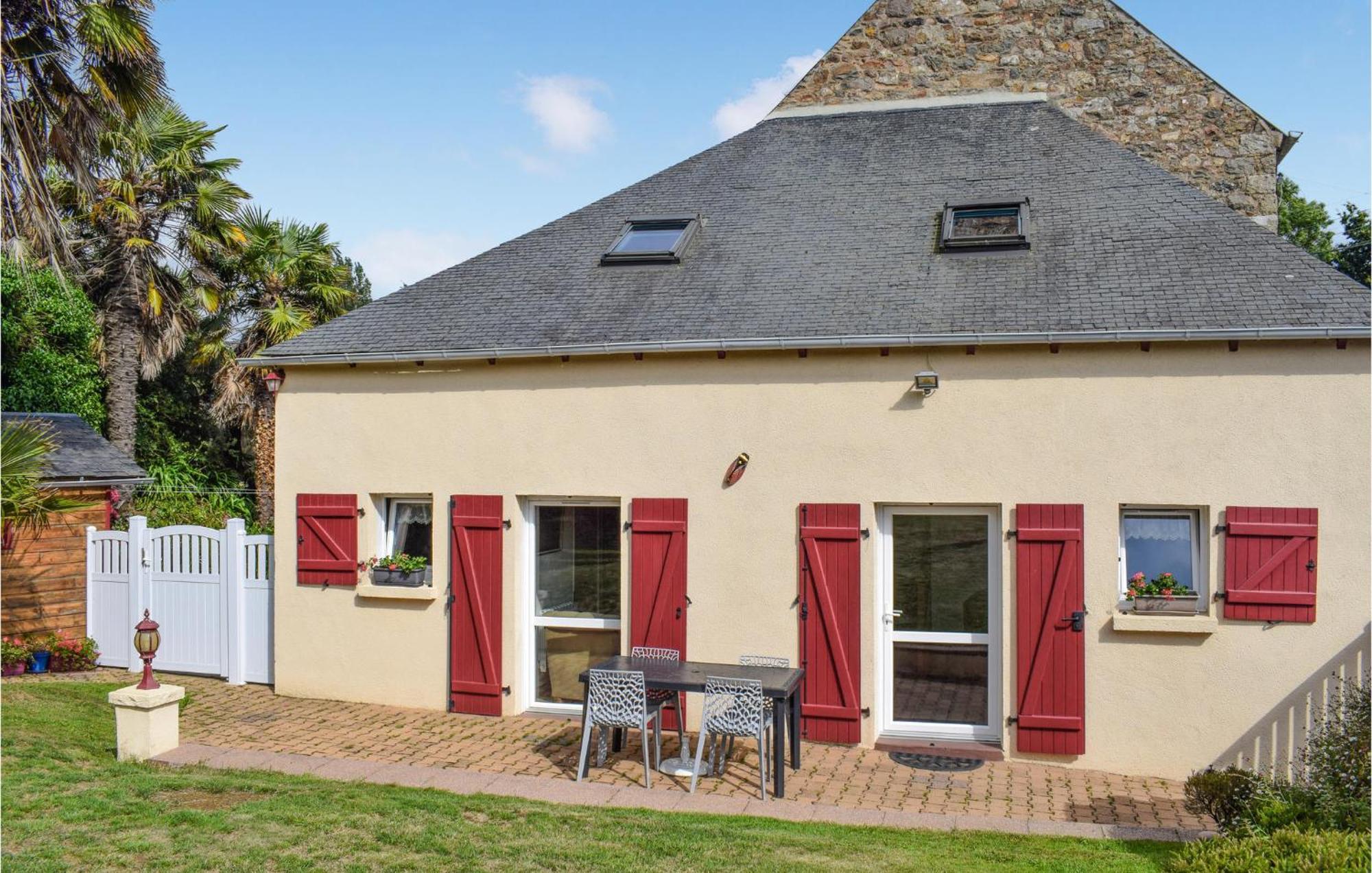 3 Bedroom Awesome Home In Lézardrieux Exterior photo