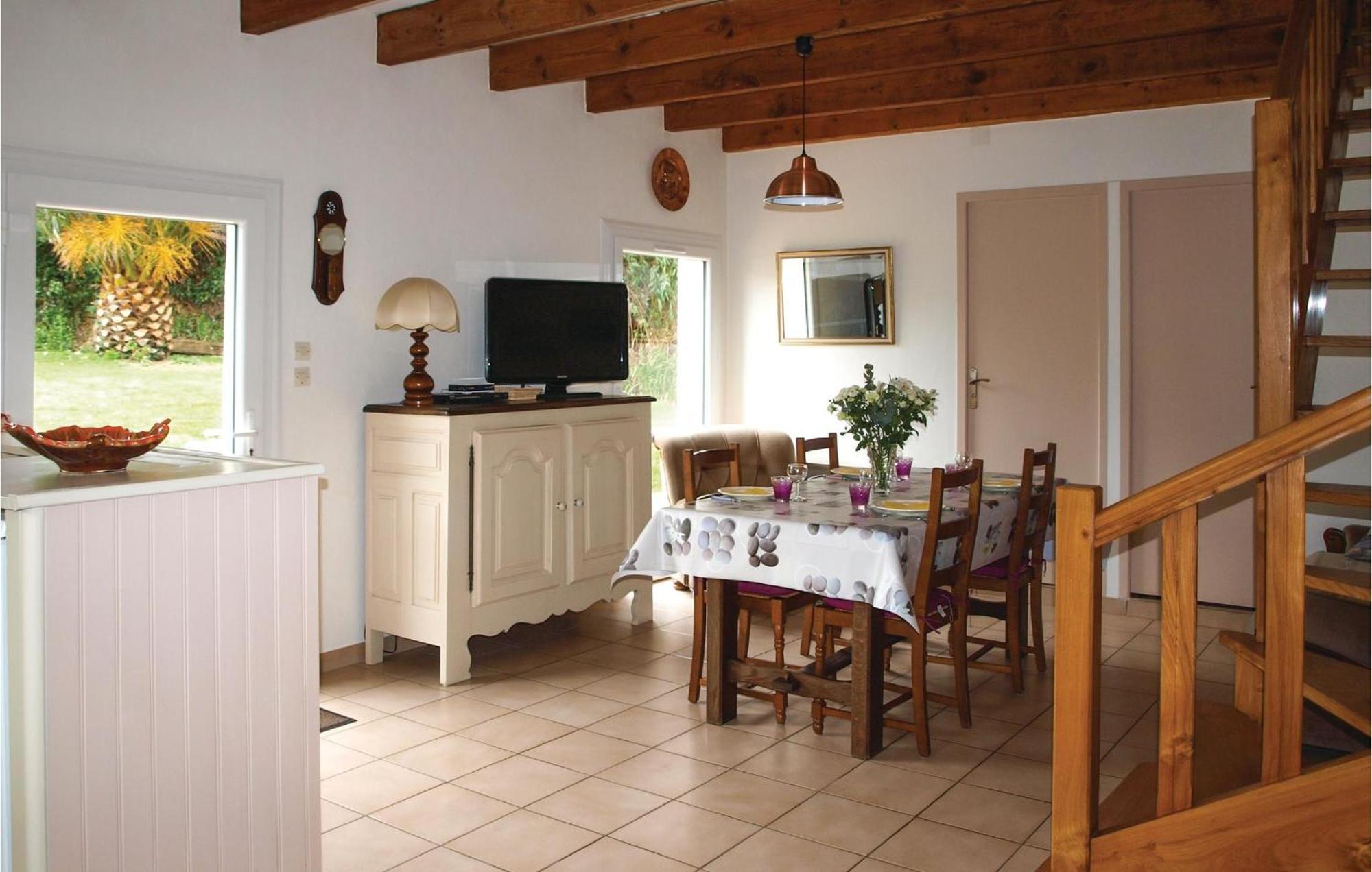 3 Bedroom Awesome Home In Lézardrieux Exterior photo